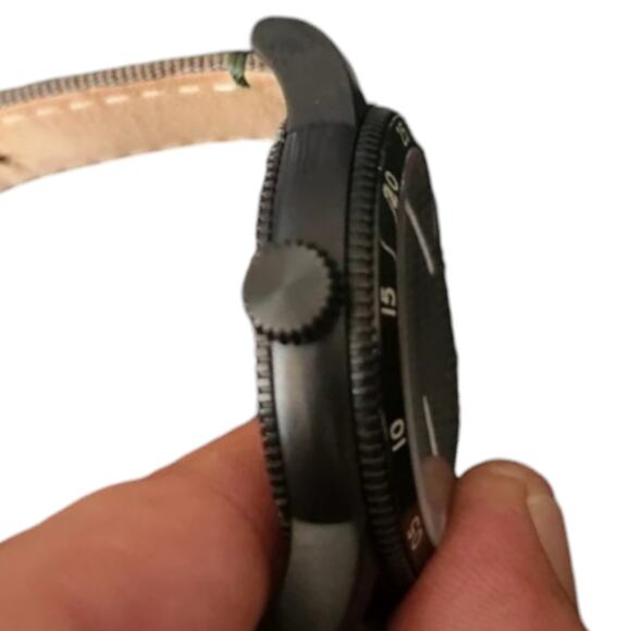 Burberry UTILITARIAN BU7855 Men's Watch in box - Picture 15 of 16